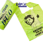 Clásicas, resistentes y funcionales, nuestras bolsas tipo camiseta son una excelente opción para comercios que buscan practicidad sin dejar de cuidar los detalles.