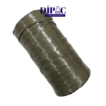El Rollo de Hilo Cinta es ideal para asegurar tus productos, como cajas o paquetes, de forma eficiente y profesional. Fabricado en polipropileno, este hilo se caracteriza por ser fuerte, flexible y resistente, evitando que se deshilache con facilidad